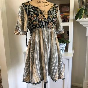 Free people💙BOHO💙 Under the sun tunic w tassels